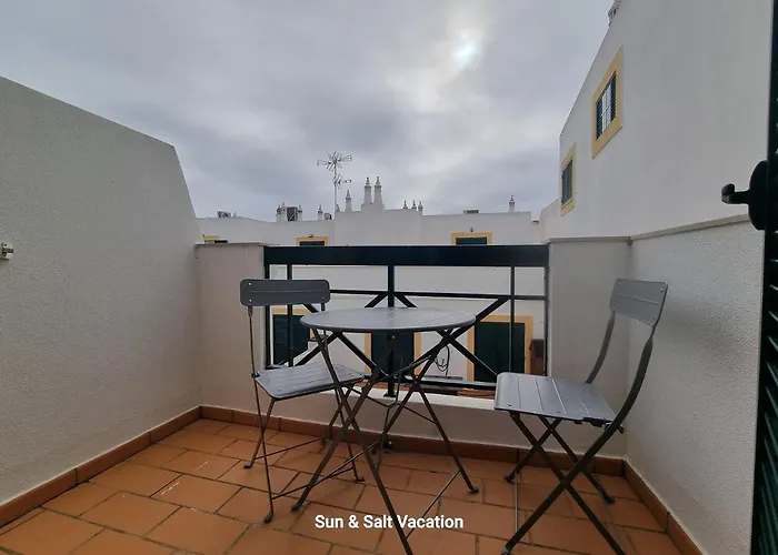 De Tavira, Cute T2 Around The Corner To The Water Front