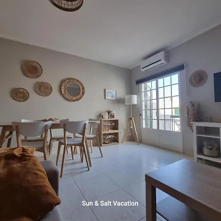 De Tavira, Cute T2 Around The Corner To The Water Front *